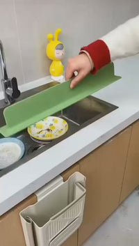 Kitchen Sink Splash Guard